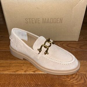 Steve Madden Karmine Loafer Tan Suede Upper  Women’s Size 8 Gold Tone Hardware